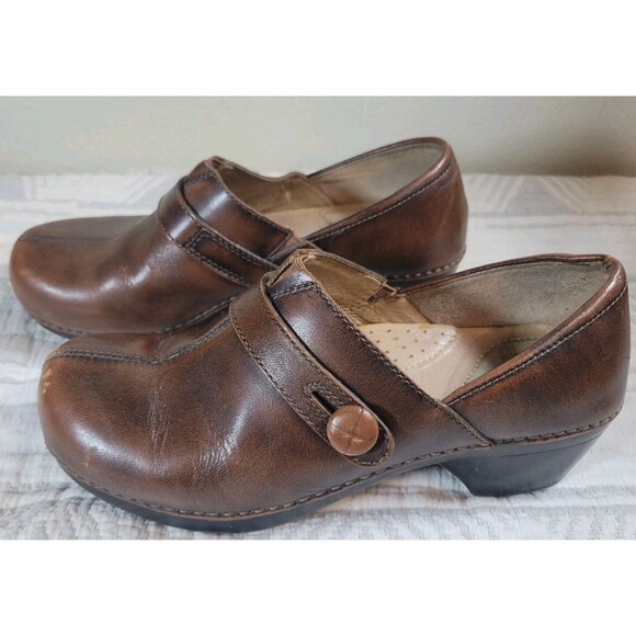 Dansko Brown Leather Clogs Size 38 Button Strap Slip On Comfort Shoes - Picture 2 of 8